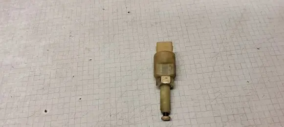 Audi A4 S4 B5 8D Brake pedal sensor switch 4A0945515