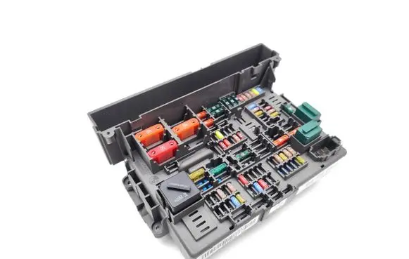 BMW 1 E81 E87 Fuse module 9119446 62326371