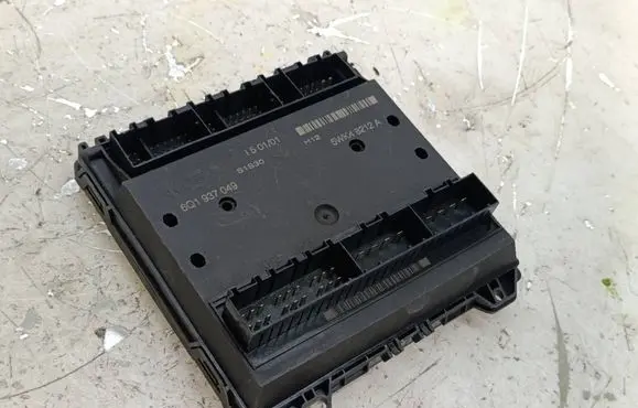 Volkswagen Polo Comfort/convenience module 6Q1937049 S1S30 5WK48212A