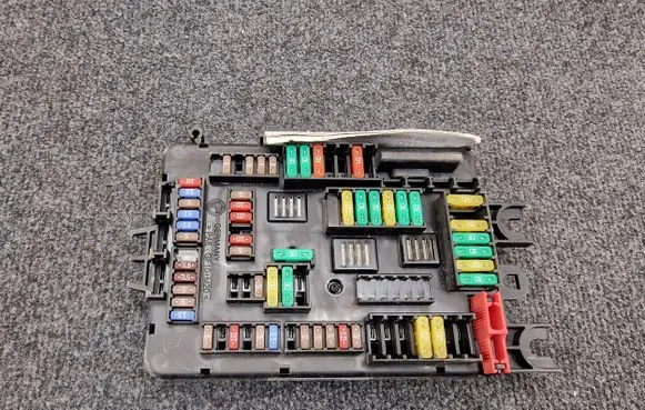BMW X5 F15 Fuse module 6819651 19325000005 17122016