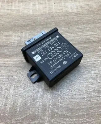 Skoda Octavia Mk2 (1Z) Light module LCM 1T0907357 5LA008379