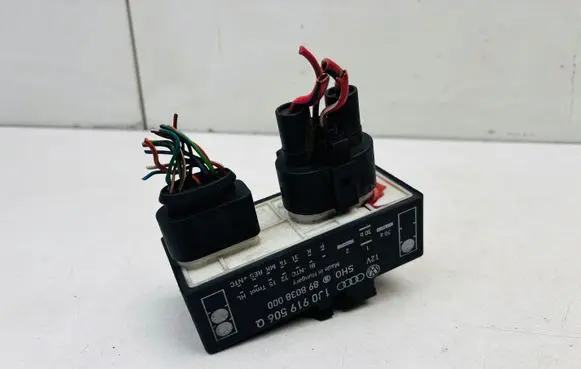 Volkswagen Golf IV Coolant fan relay 1J0919506Q