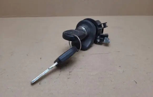Volkswagen Fox Tailgate/boot open switch button 