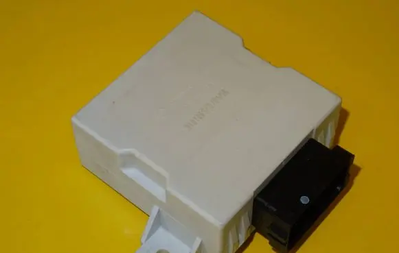 Toyota Avensis T250 Window wiper relay 150.696 150696