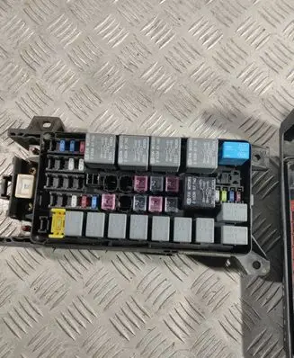 KIA Sorento Fuse box set 911603E000 10040614089