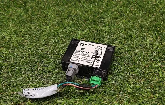 Chevrolet Suburban Keyless (KESSY) go control unit/module 25808837
