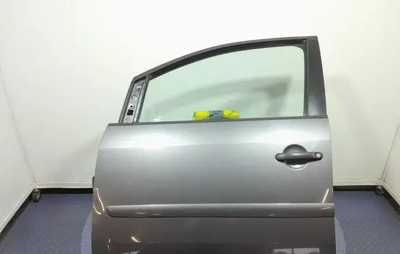Volkswagen Cross Touran I Front door