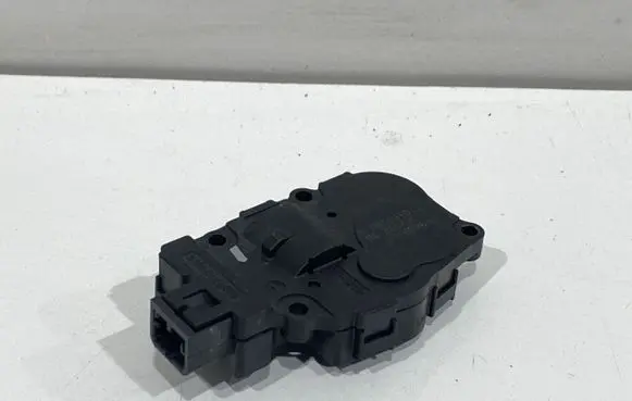 Mercedes-Benz ML W166 Air flap motor/actuator T1015556H 210820123B EF843605