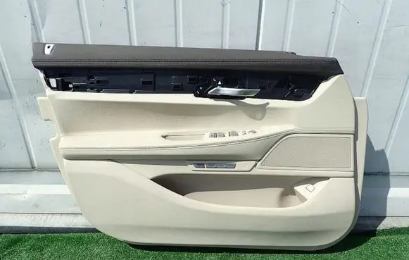 BMW 7 G11 G12 Front door card panel trim