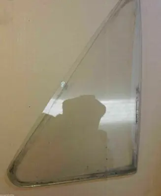 Volkswagen Caddy Front vent window/glass (coupe) 171845251
