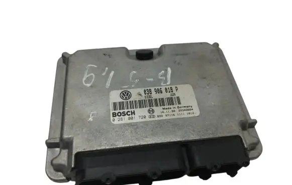 Volkswagen PASSAT B5 Engine control unit/module 038906018P 0281001720