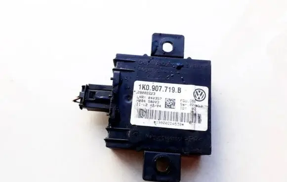 Audi A3 S3 8P Alarm control unit/module 1k0907719b 28002223