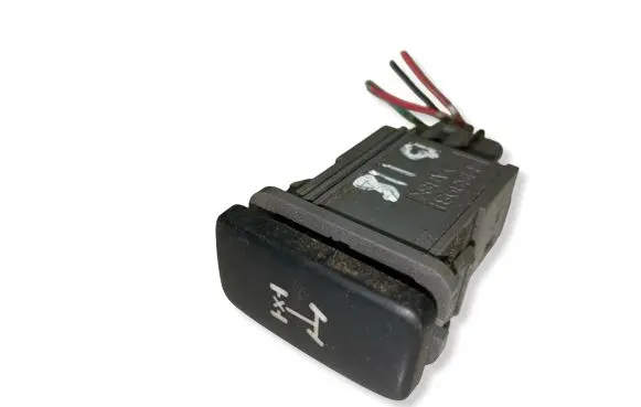 Toyota Hilux (AN10, AN20, AN30) Other switches/knobs/shifts 153981