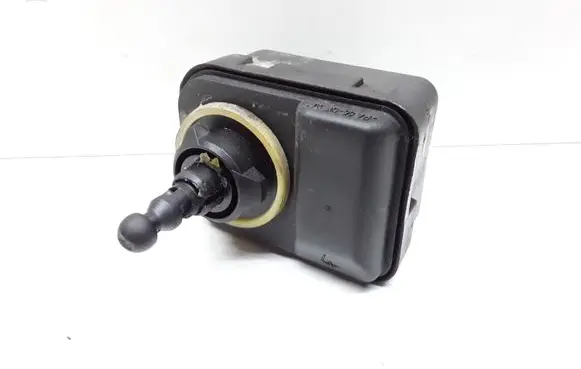 Headlight/headlamp level sensor