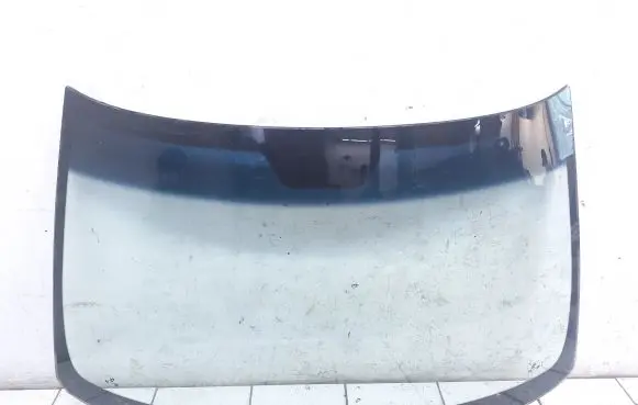 Volvo S60 Front windscreen/windshield window AS1