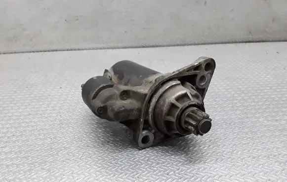 Volkswagen Caddy Starter motor 0001123020
