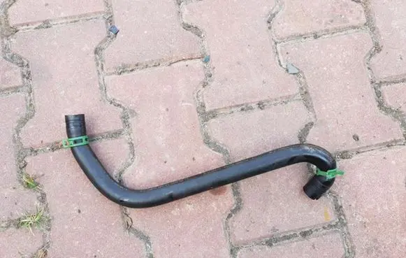 Opel Movano B Breather/breather pipe/hose 152581791R