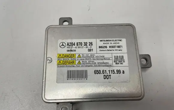Mercedes-Benz GLK (X204) Xenon control unit/module A2048703226