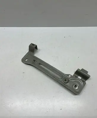 Audi Q7 4M Fender mounting bracket 4M0821431