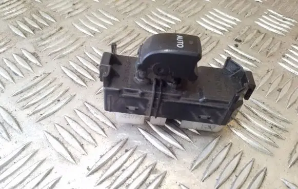 Toyota Avensis Verso Electric window control switch 8403044020 514746