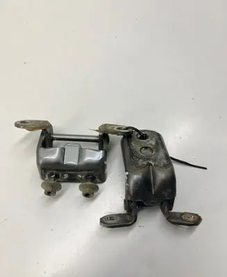 Nissan Navara D23 Rear door hinge set 2066601