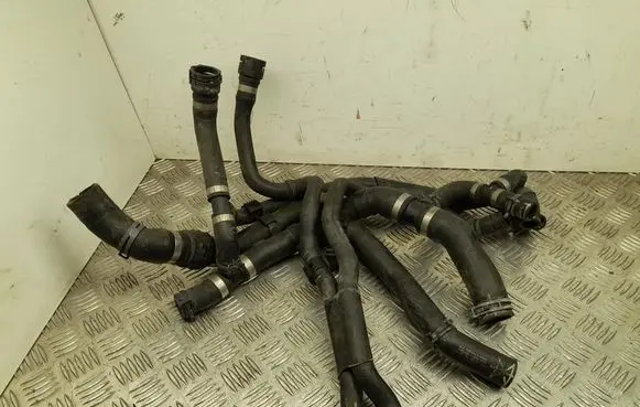Volkswagen Transporter - Caravelle T6 Engine coolant pipe/hose 7E0122101K