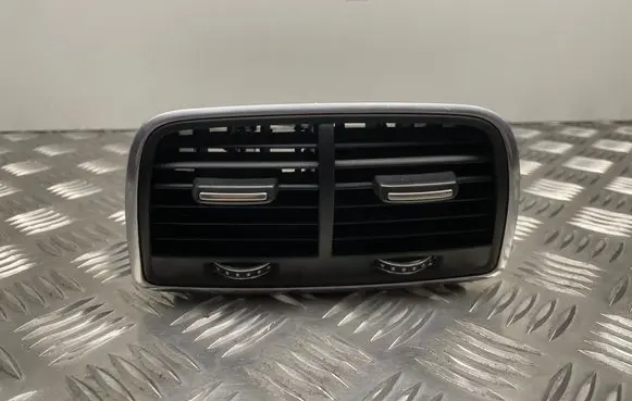 Rear air vent grill