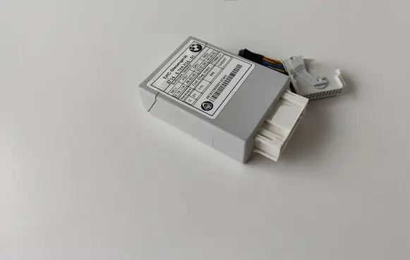 BMW 5 E60 E61 Air suspension control unit module (rear) 3714676983401 6769834 676983401