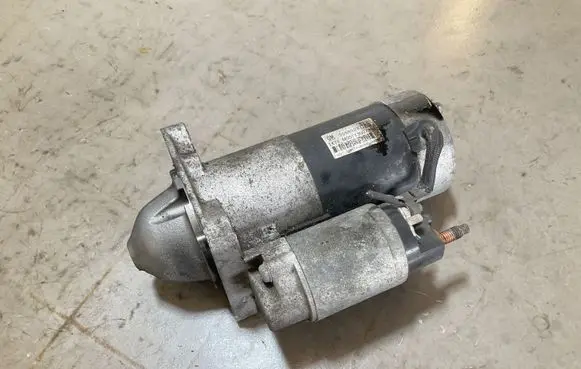 Opel Insignia A Starter motor 55585237 M001T30073