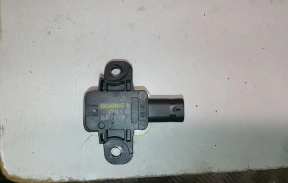 Jeep Grand Cherokee Airbag deployment crash/impact sensor 56054084AB
