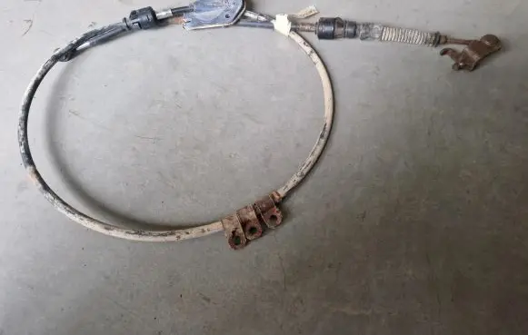 Mitsubishi L200 Gear shift cable linkage