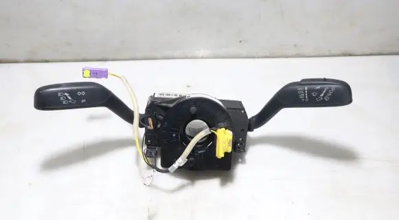 Skoda Fabia Mk2 (5J) Light switch