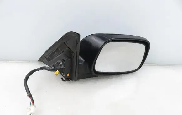Toyota Avensis T220 Front door electric wing mirror 