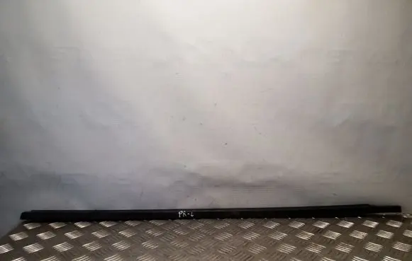 Volkswagen Sharan Rubber seal front door window/glass 