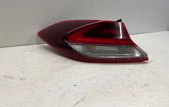 Hyundai i30 Rear/tail lights 92401G4450