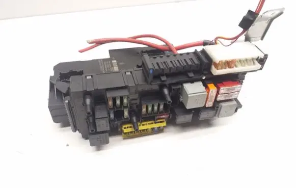 Mercedes-Benz C W204 Fuse module A2049060805