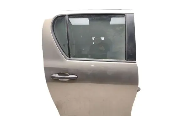 Toyota Hilux VIII Rear door 