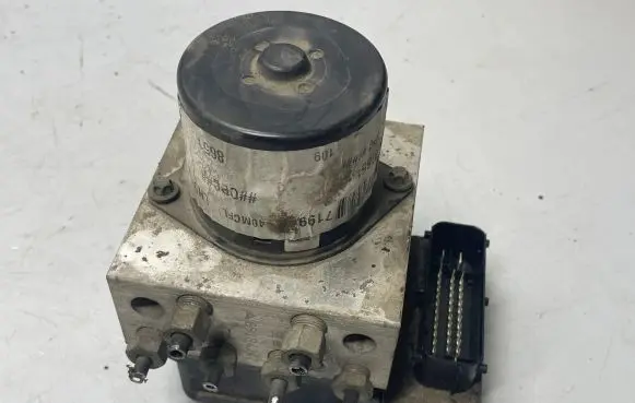 Opel Insignia A ABS Pump 13328651