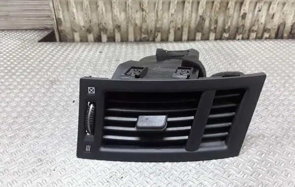 Infiniti FX Dashboard side air vent grill/cover trim