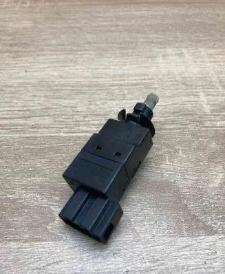 Mercedes-Benz E W211 Brake pedal sensor switch 0015454009