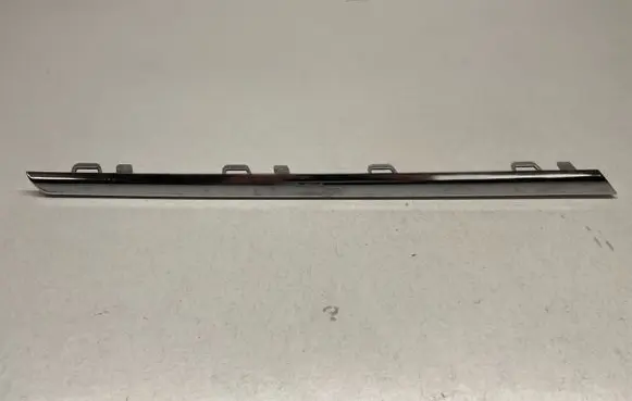 Mercedes-Benz CLS C218 X218 Front bumper upper radiator grill A2188850321