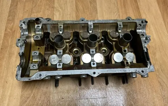 Hyundai Coupe Engine head B020929A161