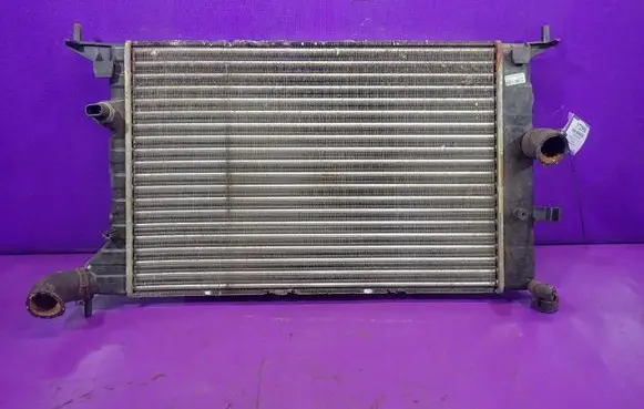 Opel Vectra B Coolant radiator 