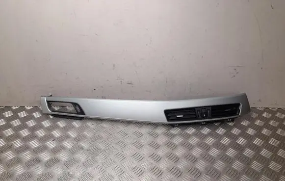 BMW X2 F39 Dash center air vent grill 9332456