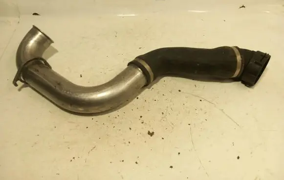 BMW 5 E60 E61 Intercooler hose/pipe 7789048