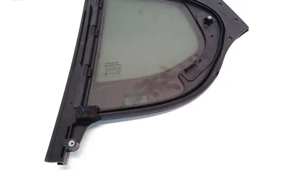 Volvo C40 Rear vent window glass 32132258