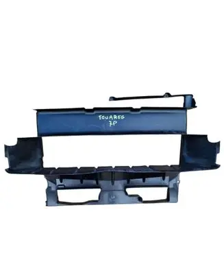 Volkswagen Touareg II Intercooler air guide/duct channel 7P6121293H 7P6121293J