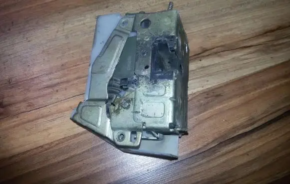 Renault Megane I Rear door lock