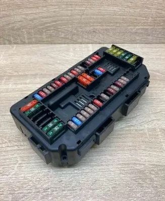 BMW 1 F20 F21 Fuse module 9224879 10688710