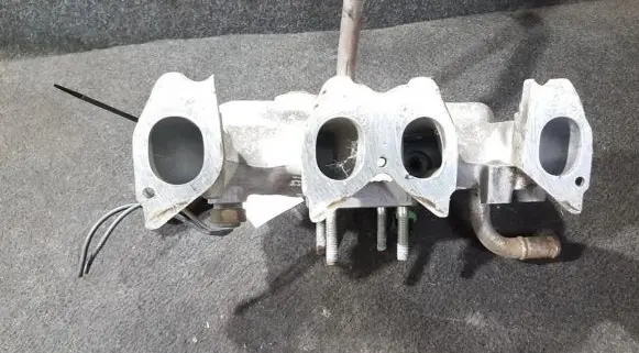 Renault 19 Intake manifold
